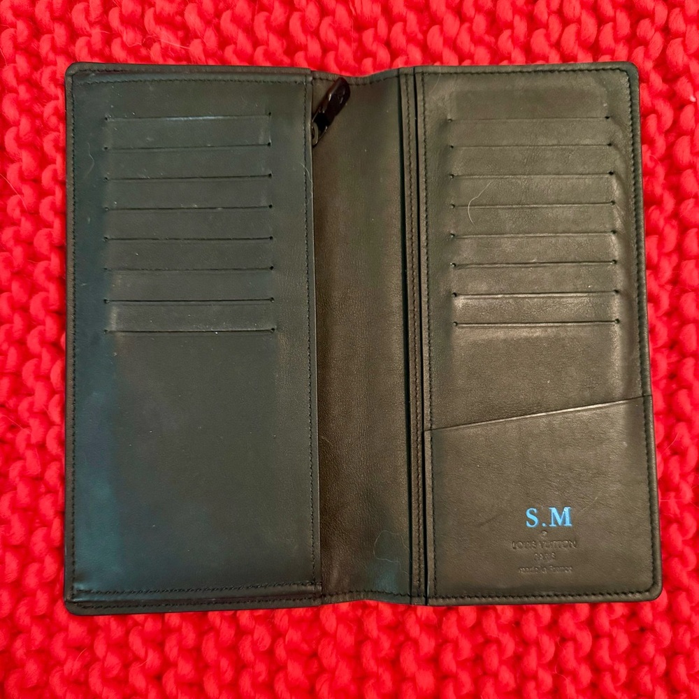 EUC - Louis Vuitton preowned Brazza Black Wallet - Picture 2 of 6